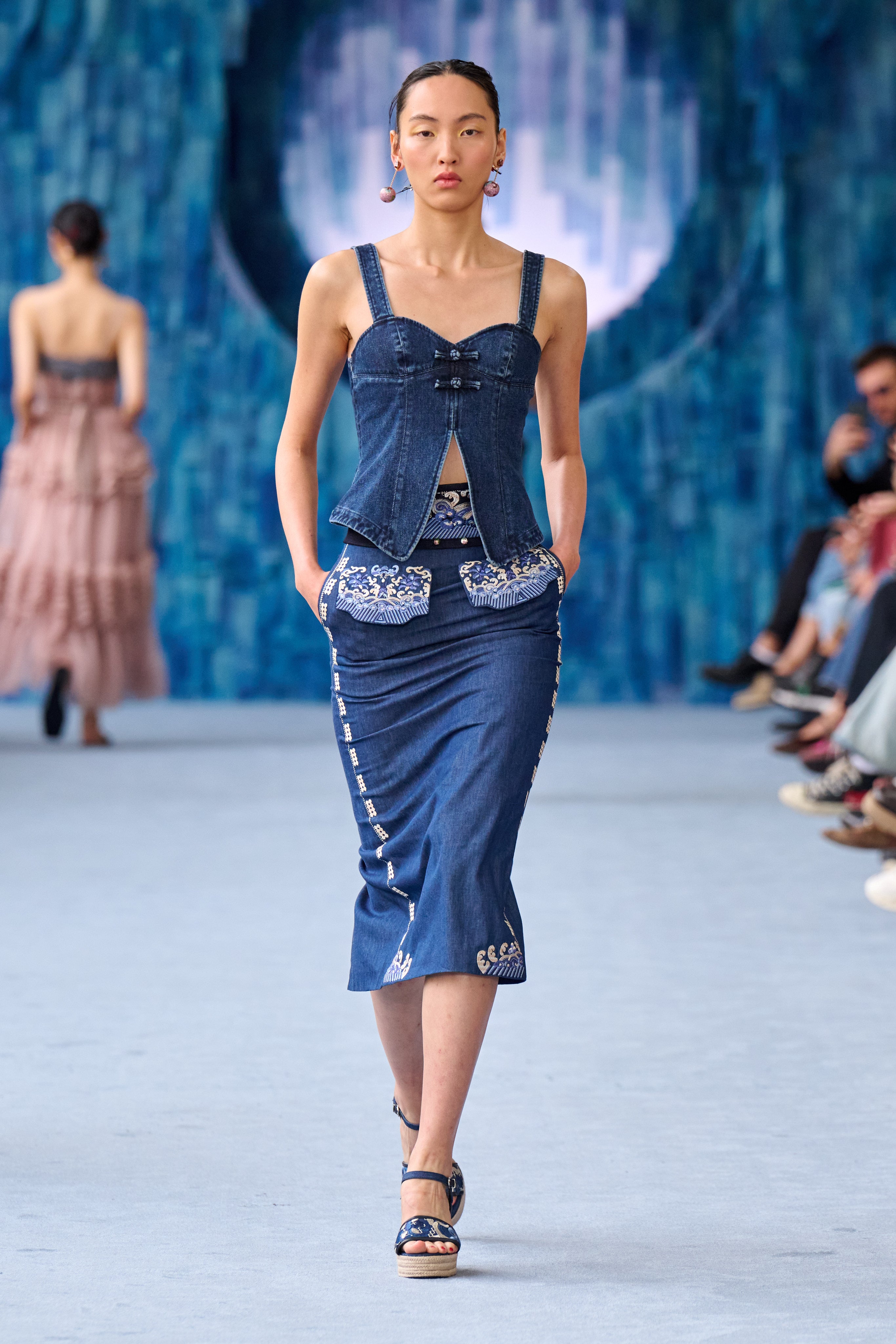 GONNA LUNGA IN DENIM CON RICAMO COLORE AZZURRO